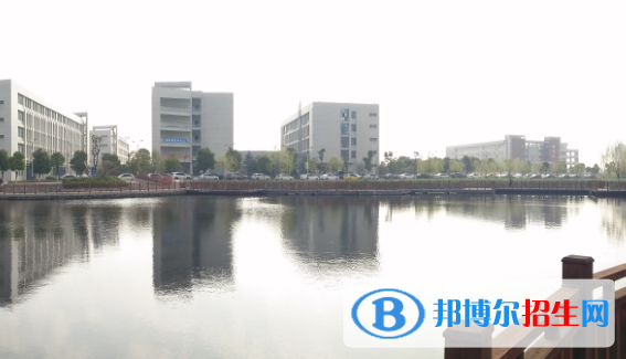 安徽工業(yè)職業(yè)技術(shù)學(xué)院2021年學(xué)費、收費多少