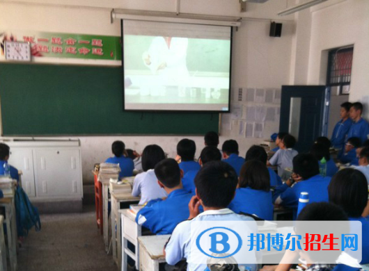  邯鄲育華中學(xué)2021年學(xué)費(fèi)、收費(fèi)多少