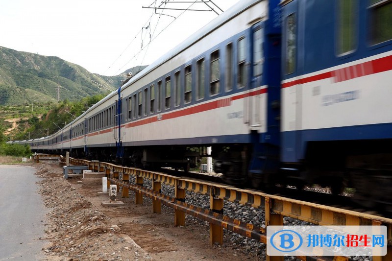陜西2021年男生讀鐵路學(xué)校好不好