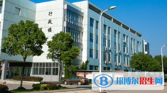 安慶醫(yī)藥高等?？茖W(xué)校2021年招生代碼  