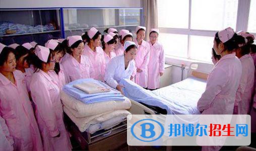 成都2021年女生學(xué)衛(wèi)校好找工作嗎