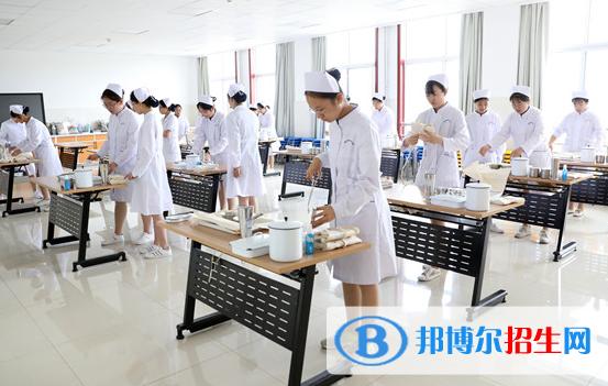 廣東2021年女生學(xué)衛(wèi)校好找工作嗎