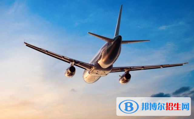 武漢2021年初中生上航空服務(wù)學(xué)校