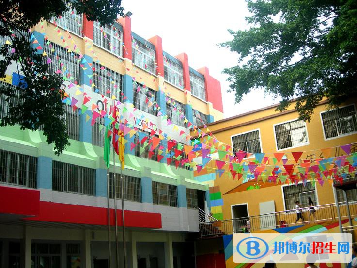 重慶2021年幼師學(xué)校有哪些專業(yè)適合女生