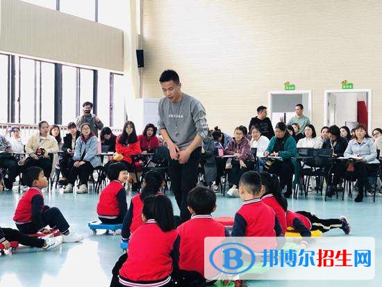 貴陽2021年幼師學(xué)校什么專業(yè)適合男生