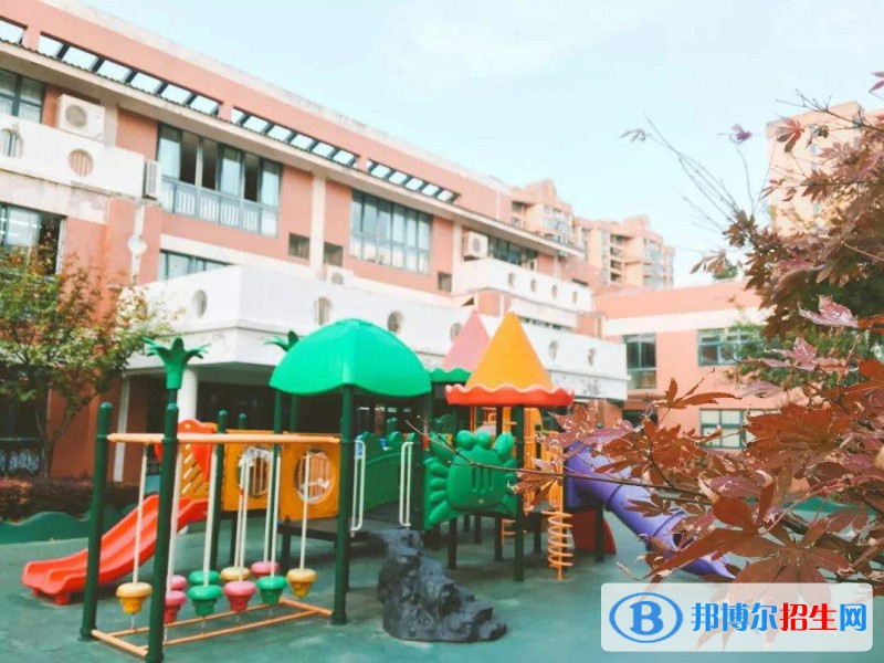 貴陽2021年女生在幼師學校學什么好