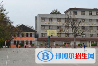 貴定師范學(xué)校2021年報(bào)名條件、招生要求、招生對(duì)象