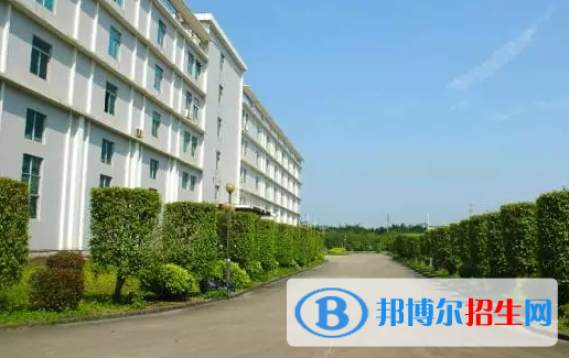 珠海工貿(mào)技工學(xué)校2021年招生辦聯(lián)系電話(huà)