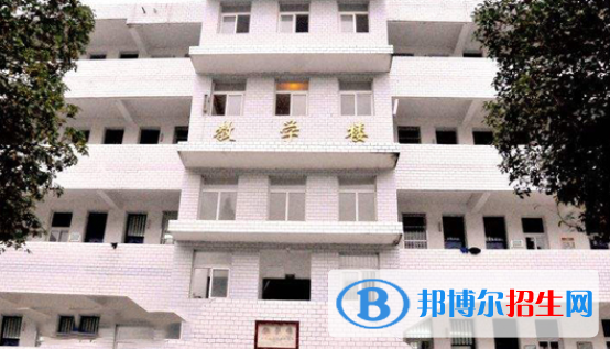 滁州市應用技術(shù)學校2021年宿舍條件 