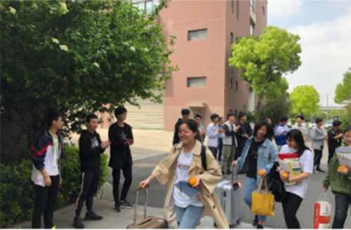 昆山花橋國際商務(wù)城中等專業(yè)學(xué)校2021年報名條件、招生要求、招生對象