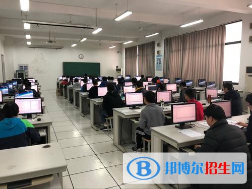 貴州2021年初中生報(bào)什么計(jì)算機(jī)學(xué)校好