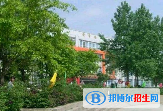 成都2021年上中專學(xué)校要分?jǐn)?shù)嗎