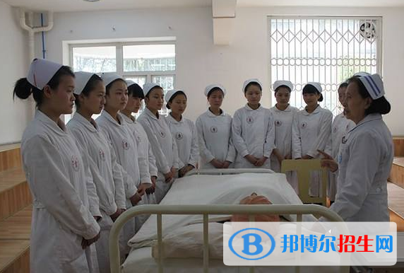 成都2021年適合女生的中專學(xué)校