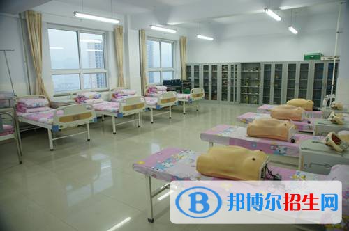 重慶2022年男生可以讀護(hù)理學(xué)校嗎