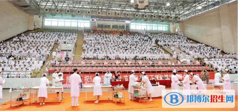 重慶2022年護(hù)理學(xué)校都有什么專業(yè)適合女生