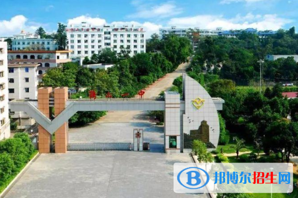 鶴山中學2021年排名
