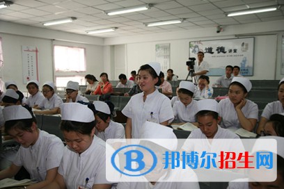 阿壩衛(wèi)生學(xué)校2021年學(xué)費(fèi)、收費(fèi)多少