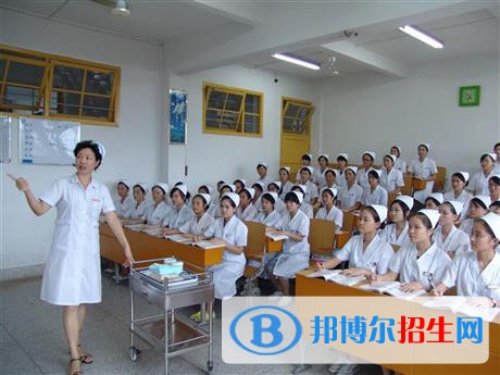 四川涼山衛(wèi)生學(xué)校2021年學(xué)費(fèi)、收費(fèi)多少