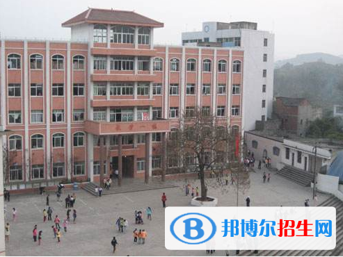 易門縣職業(yè)高級中學怎么樣，好不好