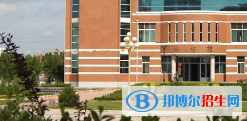 成都青華職業(yè)學(xué)校怎么樣、好不好
