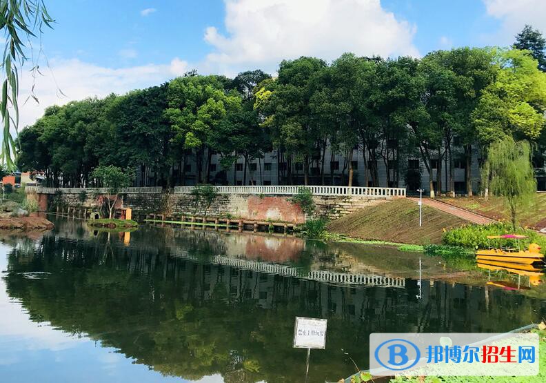 重慶科創(chuàng)職業(yè)學(xué)院五年制大專2021年學(xué)費、收費多少