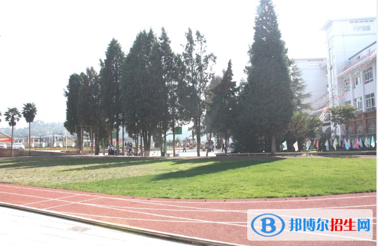 云南省昭通市鎮(zhèn)雄縣職業(yè)高級(jí)中學(xué)怎么樣、好不好
