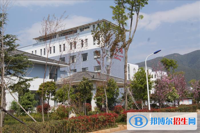 麗江師范高等專科學(xué)校五年制大專是幾專