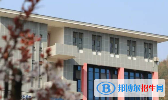貴陽(yáng)2021年設(shè)有汽修學(xué)校的公辦大專(zhuān)學(xué)校