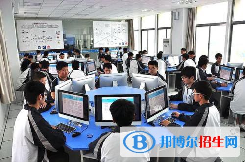 貴州2021年計算機學(xué)校和中專有哪些區(qū)別