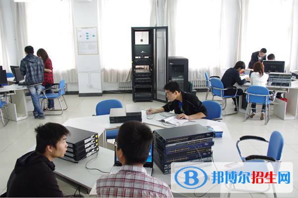 貴州2021年男生可以讀計(jì)算機(jī)學(xué)校嗎