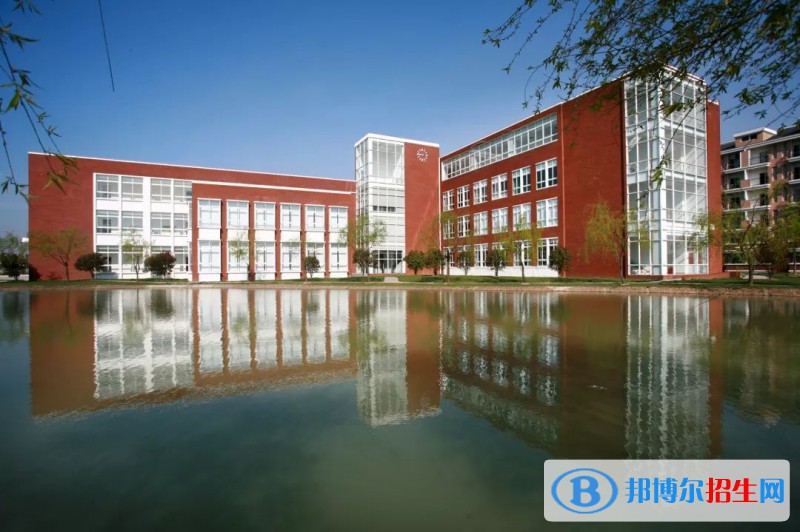 北京商貿(mào)學(xué)校2021年招生錄取分數(shù)線