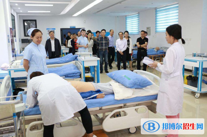 重慶2022年護(hù)理學(xué)校畢業(yè)是什么學(xué)歷
