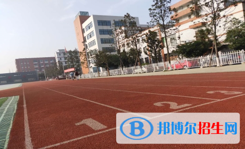 成都2021年男生上什么中專好