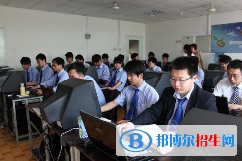 貴陽2021年初中生學計算機學校的學校