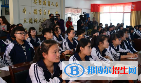 甘肅2021年女生上什么中專學校比較好