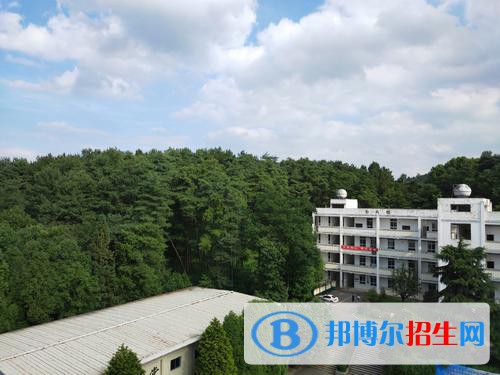 貴陽(yáng)2021年初中生可以讀什么計(jì)算機(jī)學(xué)校