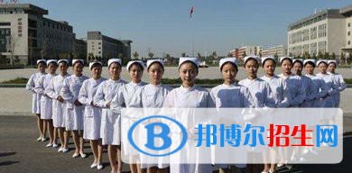 四川2021年女生上護理學校學什么好