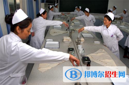 四川2021年護理學(xué)校畢業(yè)是什么文憑