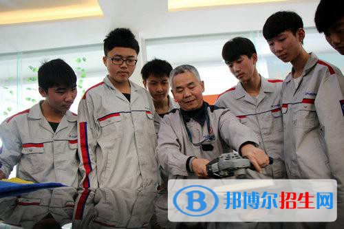 廣東2021年汽修學(xué)校有男生嗎
