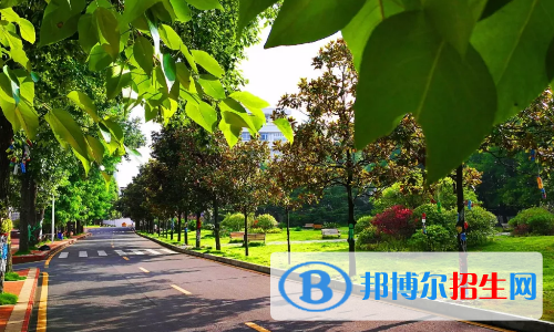 貴陽(yáng)計(jì)算機(jī)學(xué)校有哪些