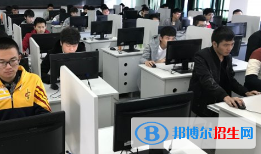 貴陽(yáng)2021年計(jì)算機(jī)學(xué)校學(xué)費(fèi)多少