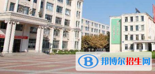 蘭州2021年男生讀什么中專學校好