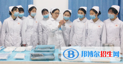 成都2021年女生適合護(hù)理學(xué)校嗎