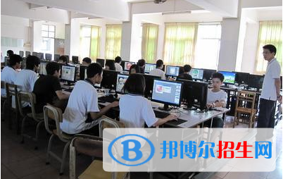 浙江2021年適合男生的計算機學校專業(yè)