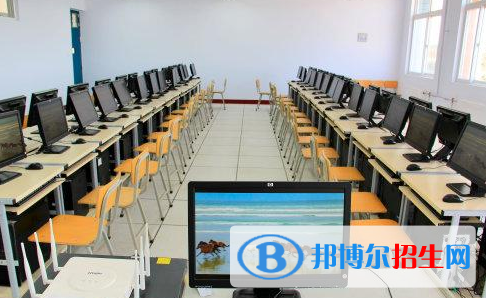 浙江2021年女生讀計算機學(xué)校學(xué)什么好