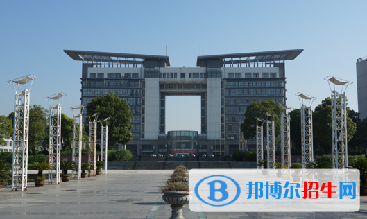 浙江經(jīng)濟(jì)職業(yè)技術(shù)學(xué)院1