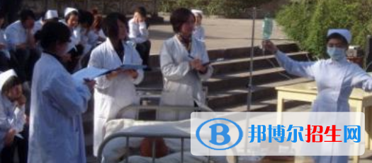 成都2021年職高好還是護(hù)理學(xué)校好