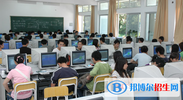 杭州2021年計算機學校有女生嗎