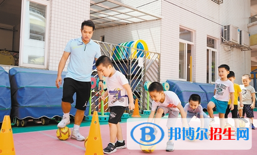 貴州2021年幼師學(xué)校有哪些專業(yè)適合男生