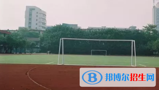貴州2022年上中專學(xué)?？梢钥即髮W(xué)嗎